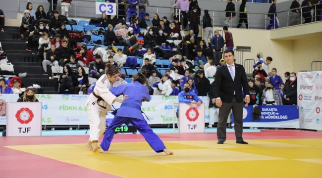 Ümitler Türkiye Judo Şampiyonası Sakarya'da başladı