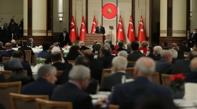 Eski AKP'li vekillerle bir araya geldiği toplantıdan detaylar: Ne yediler, hangi şarkıları dinlediler?