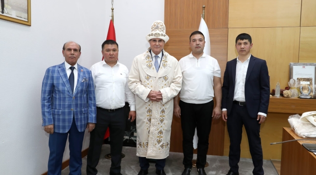 Başkan Yüce, Kırgız yatırımcılara projeleri gezdirdi