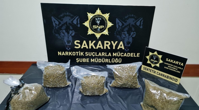 Sakarya'da 2 ilçede düzenlenen uyuşturucu operasyonunda 5 şüpheli gözaltında alındı.