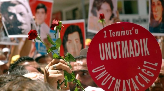 Sivas'ta Madımak katliamında hayatını kaybedenler anılıyor