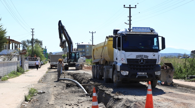 Büyükşehir Belediyesi Söğütlü Atatürk Caddesi'nin içmesuyu hattını yeniliyor