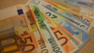 Euro, dolar karşısında 20 yılın en düşük seviyesine indi!