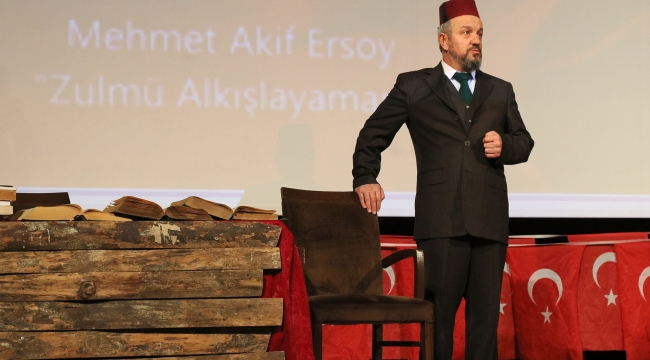 'Ben, Mehmet Akif' oyunu duygu dolu anlar yaşattı