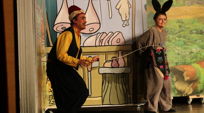 'Nasreddin Dede' oyunu yoğun ilgi gördü