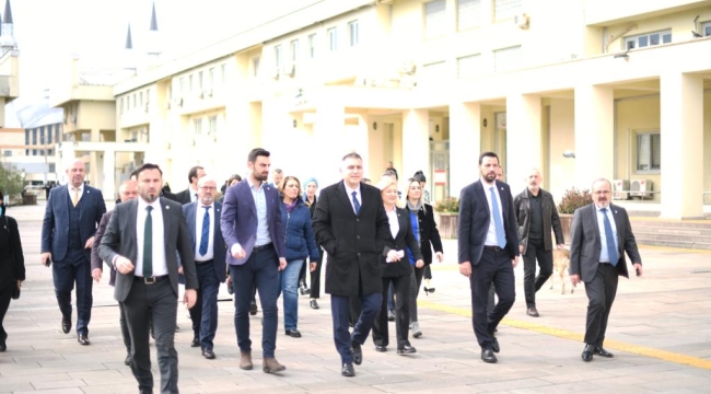 İYİ Parti İl Başkanı Fatih Akgün mazbatasını aldı