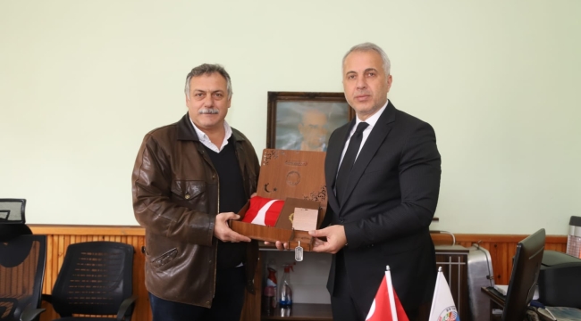 Hendek Belediye Başkanı Turgut Babaoğlu Şehit Yakınlarını Ziyaret Etti.