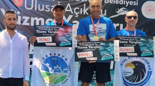 Sakarya Büyükşehirli yüzücü Çalkan'dan Körfez yarışlarında ikincilik