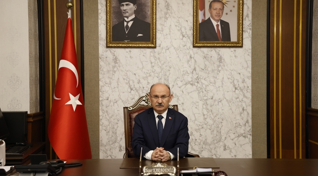 Sakarya Valisi Yaşar Karadeniz'in 29 Ekim Cumhuriyet Bayramı Kutlama Mesajı